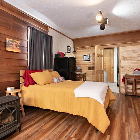 Wanderer Studio, An Off Grid Mountain Guest Studio With Fantastic Views Glenwood Springs Eksteriør billede