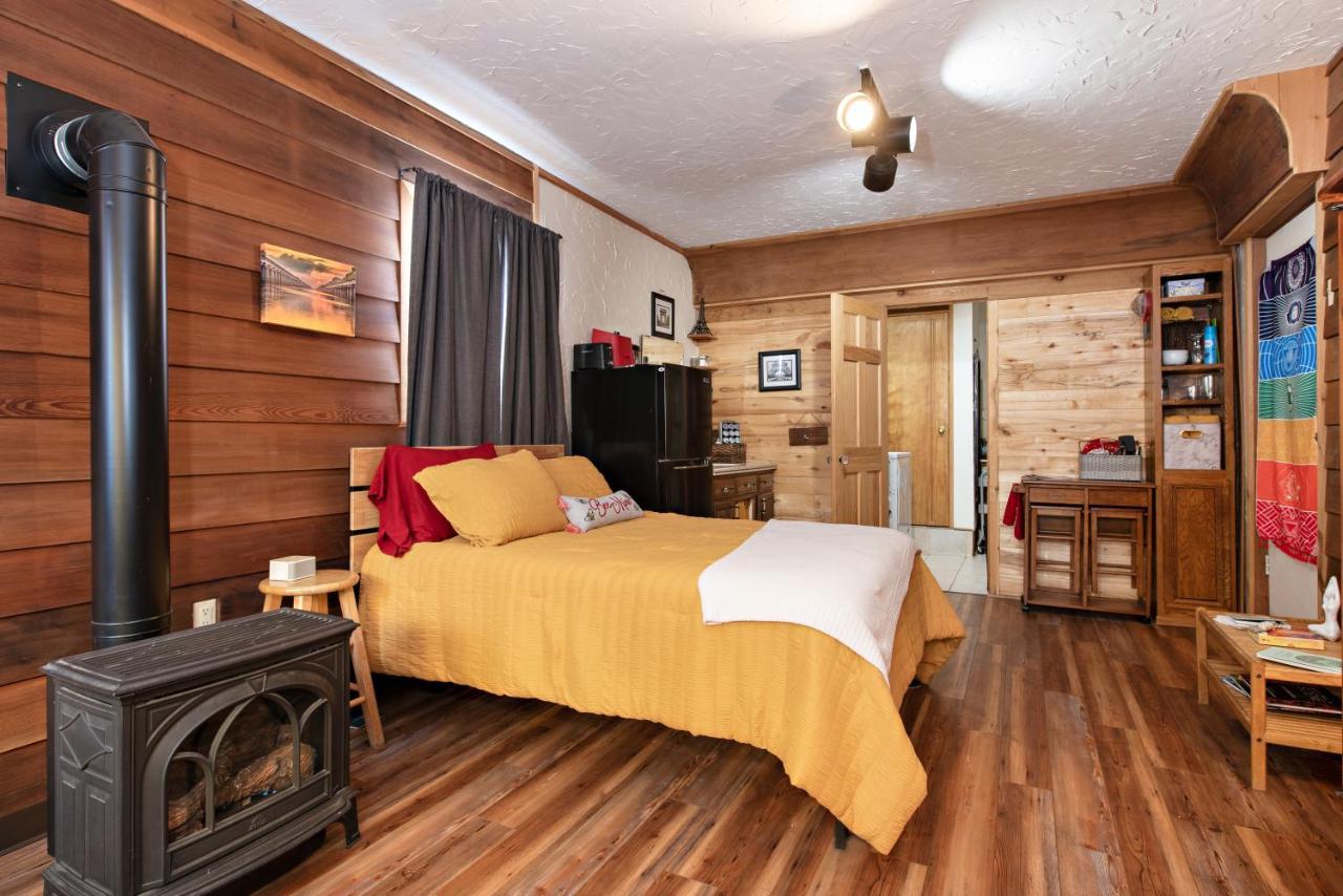 Wanderer Studio, An Off Grid Mountain Guest Studio With Fantastic Views Glenwood Springs Eksteriør billede
